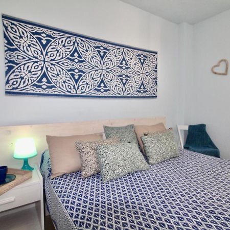 Agradable Apartamento Con Terraza En Formentera Es Pujols Zewnętrze zdjęcie
