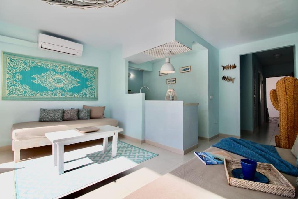 Agradable Apartamento Con Terraza En Formentera Es Pujols Zewnętrze zdjęcie