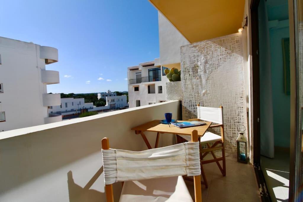 Agradable Apartamento Con Terraza En Formentera Es Pujols Zewnętrze zdjęcie