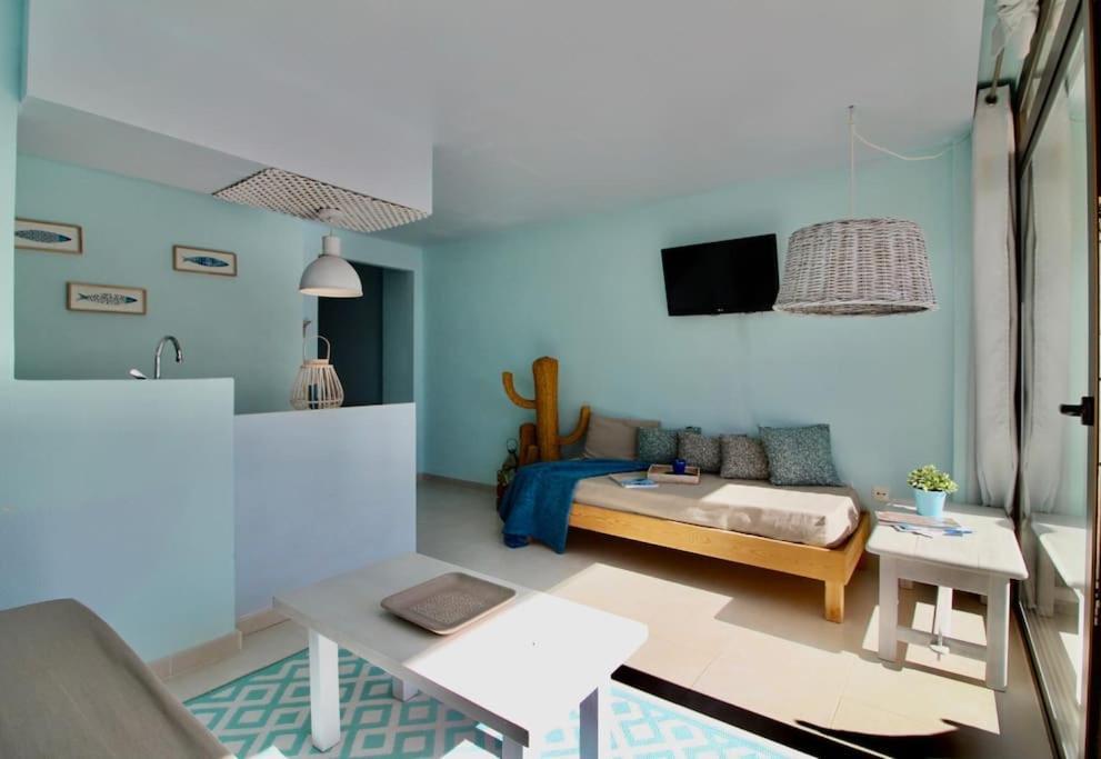 Agradable Apartamento Con Terraza En Formentera Es Pujols Zewnętrze zdjęcie